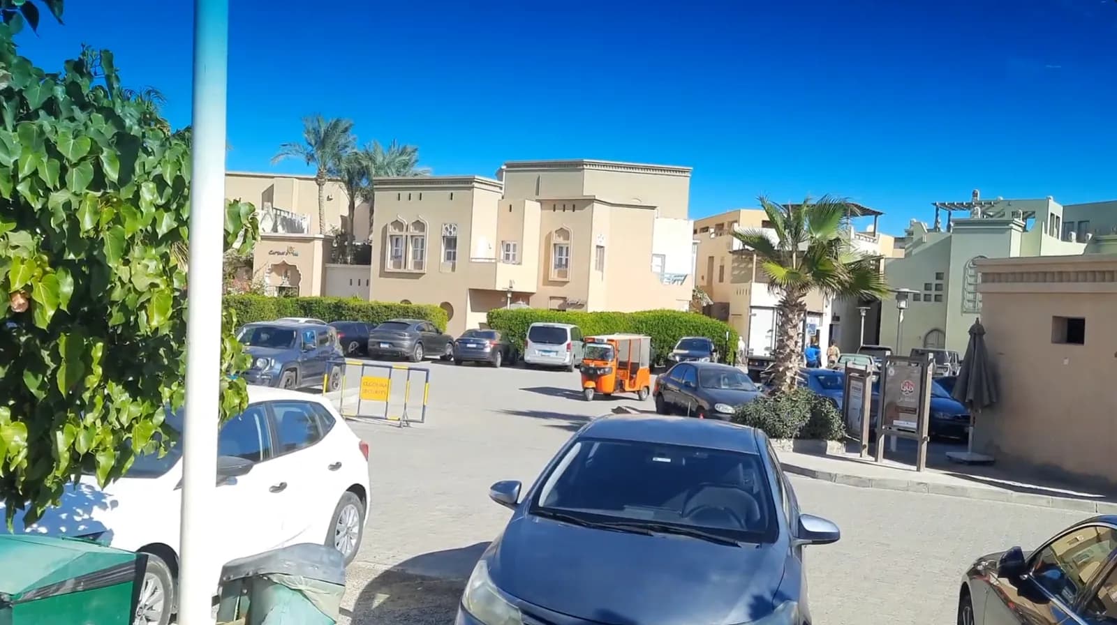 Arrival at an El Gouna hotel after a private transfer from Hurghada Airport