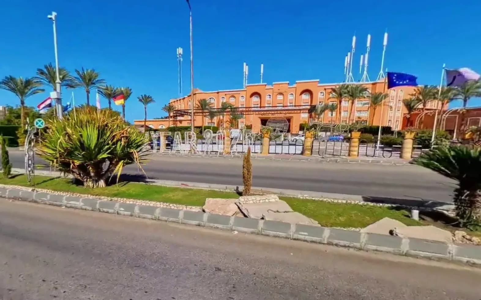 El Ahyaa road section on the private transfer route to Golden Beach Resort Hurghada