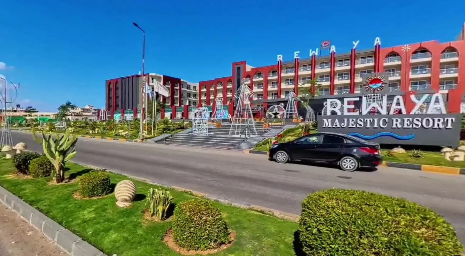 Road from Hurghada Airport to Rewaya Majestic Resort in north Hurghada